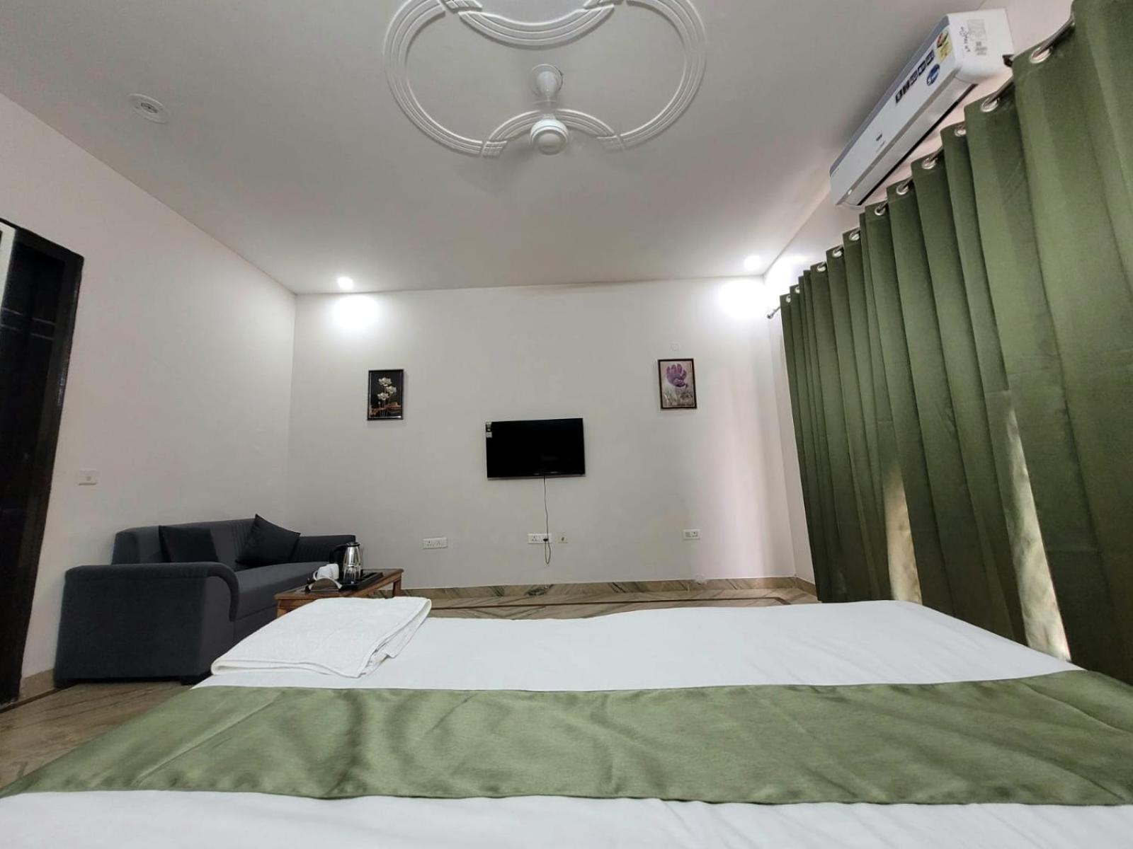 Raj Residency Stay Gurgaon Esterno foto